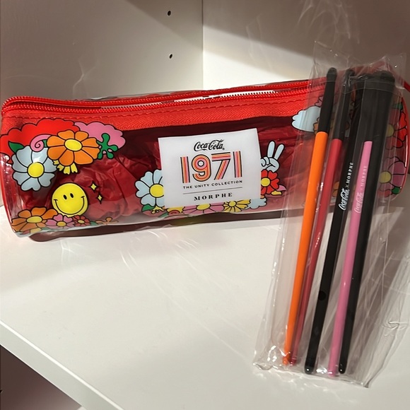 Morphe X Coca-Cola 1971 Complete Collection - Picture 4 of 13